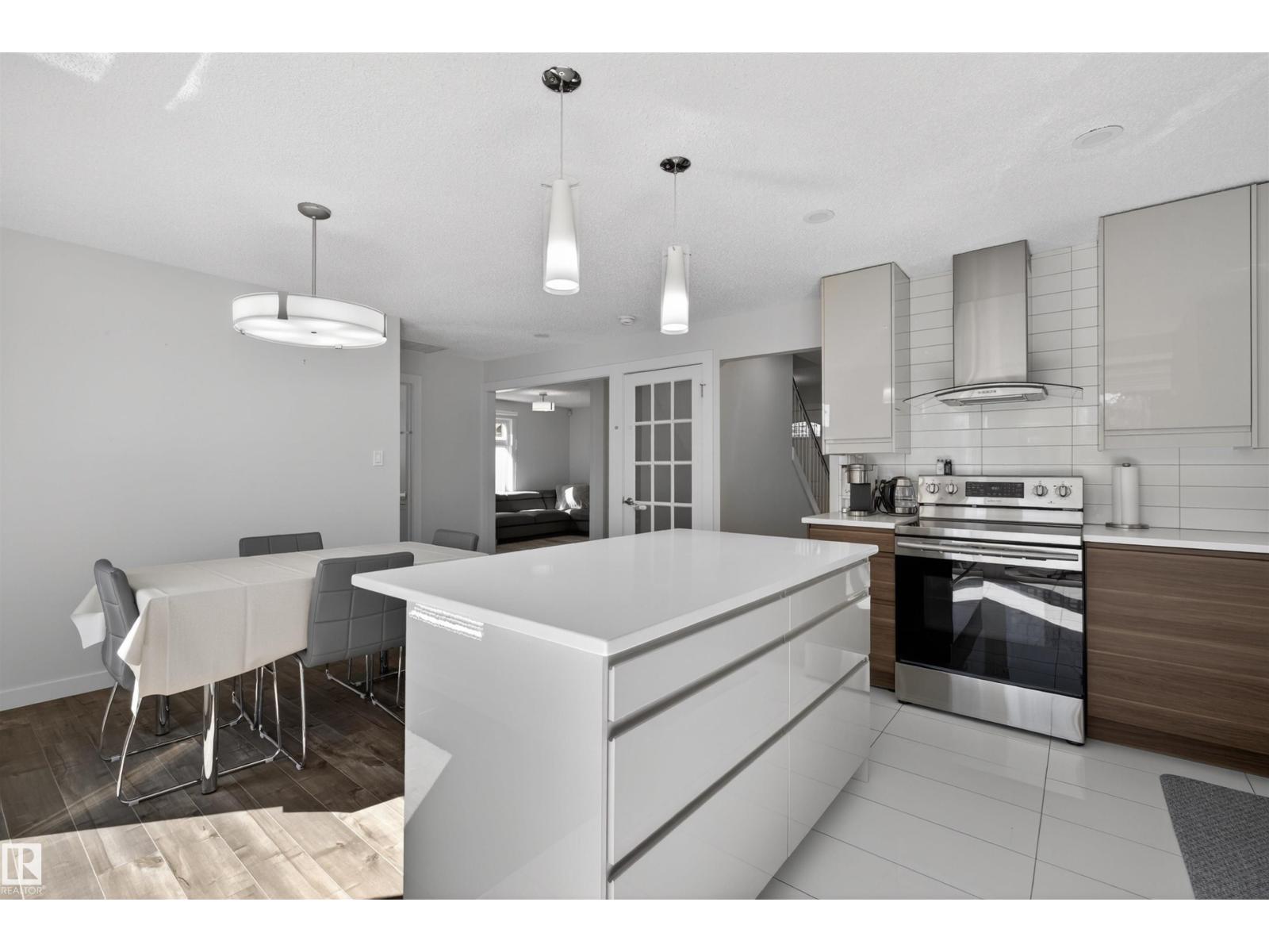 15251 88A ST NW - 14
