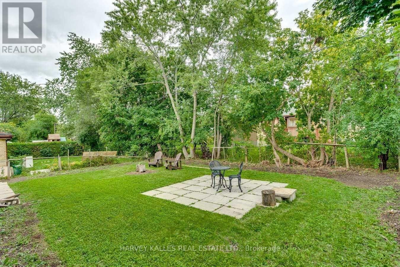 135 COMBE AVENUE - 34