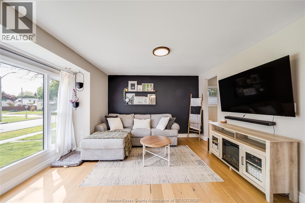 1889 LABADIE, Windsor, Ontario, N8W4J8 — Photo 30