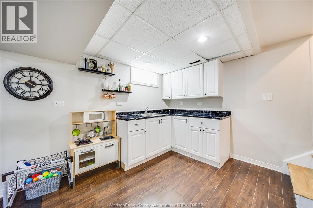 1889 LABADIE, Windsor, Ontario, N8W4J8 — Photo 13