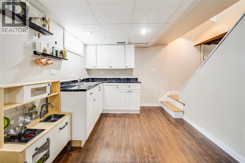 1889 LABADIE, Windsor, Ontario, N8W4J8 — Photo 37