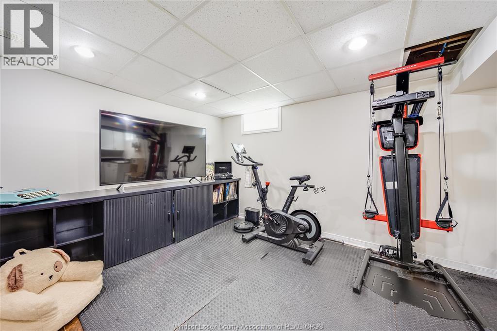 1889 LABADIE, Windsor, Ontario, N8W4J8 — Photo 21
