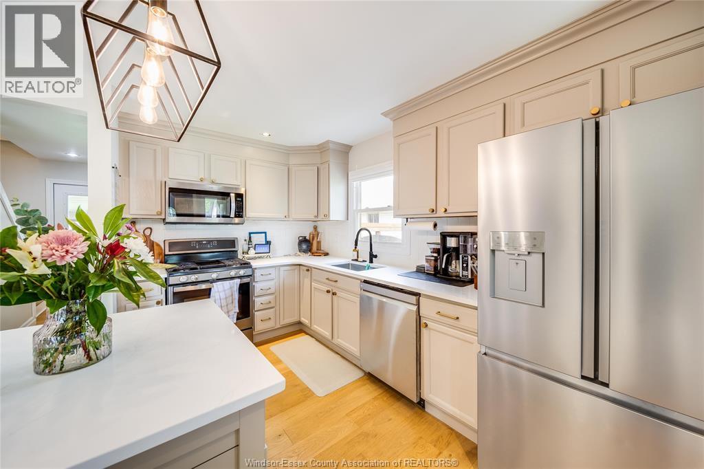 1889 LABADIE, Windsor, Ontario, N8W4J8 — Photo 7