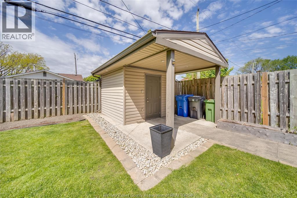 1889 LABADIE, Windsor, Ontario, N8W4J8 — Photo 29