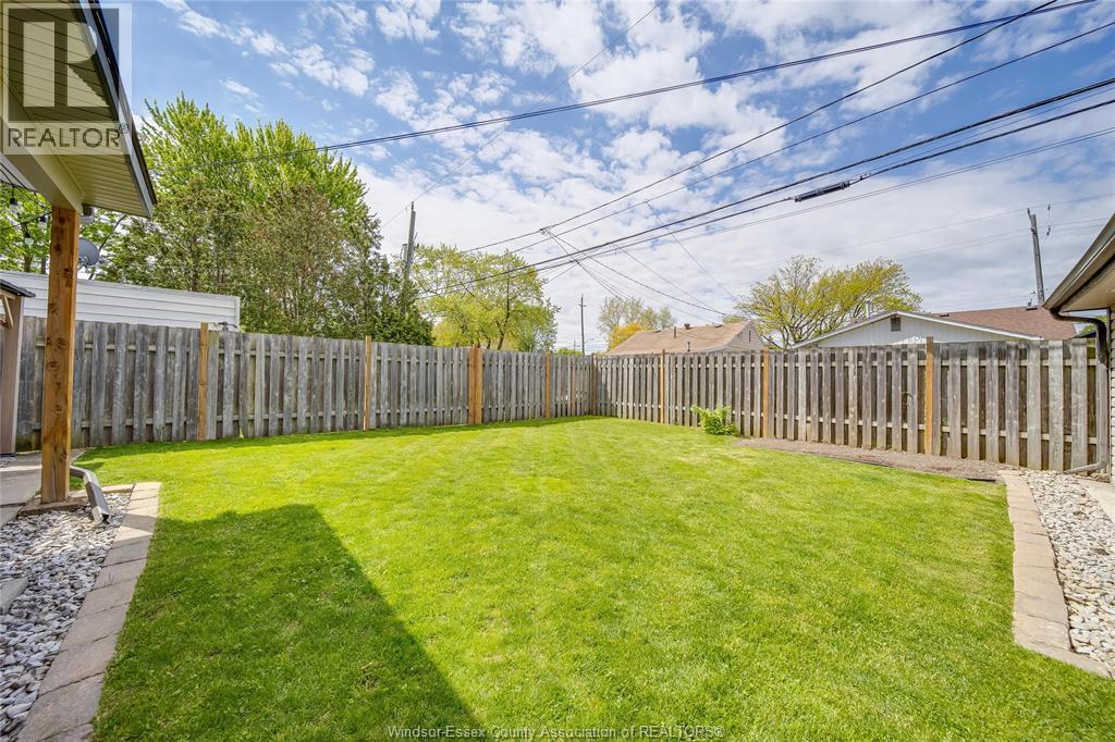 1889 LABADIE, Windsor, Ontario, N8W4J8 — Photo 5