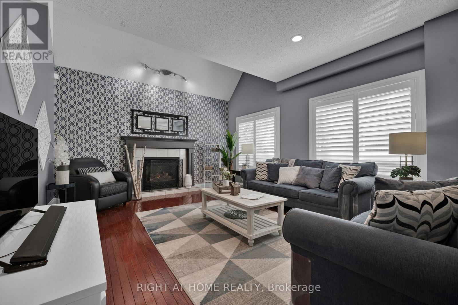 75 AUBURN LANE - 12