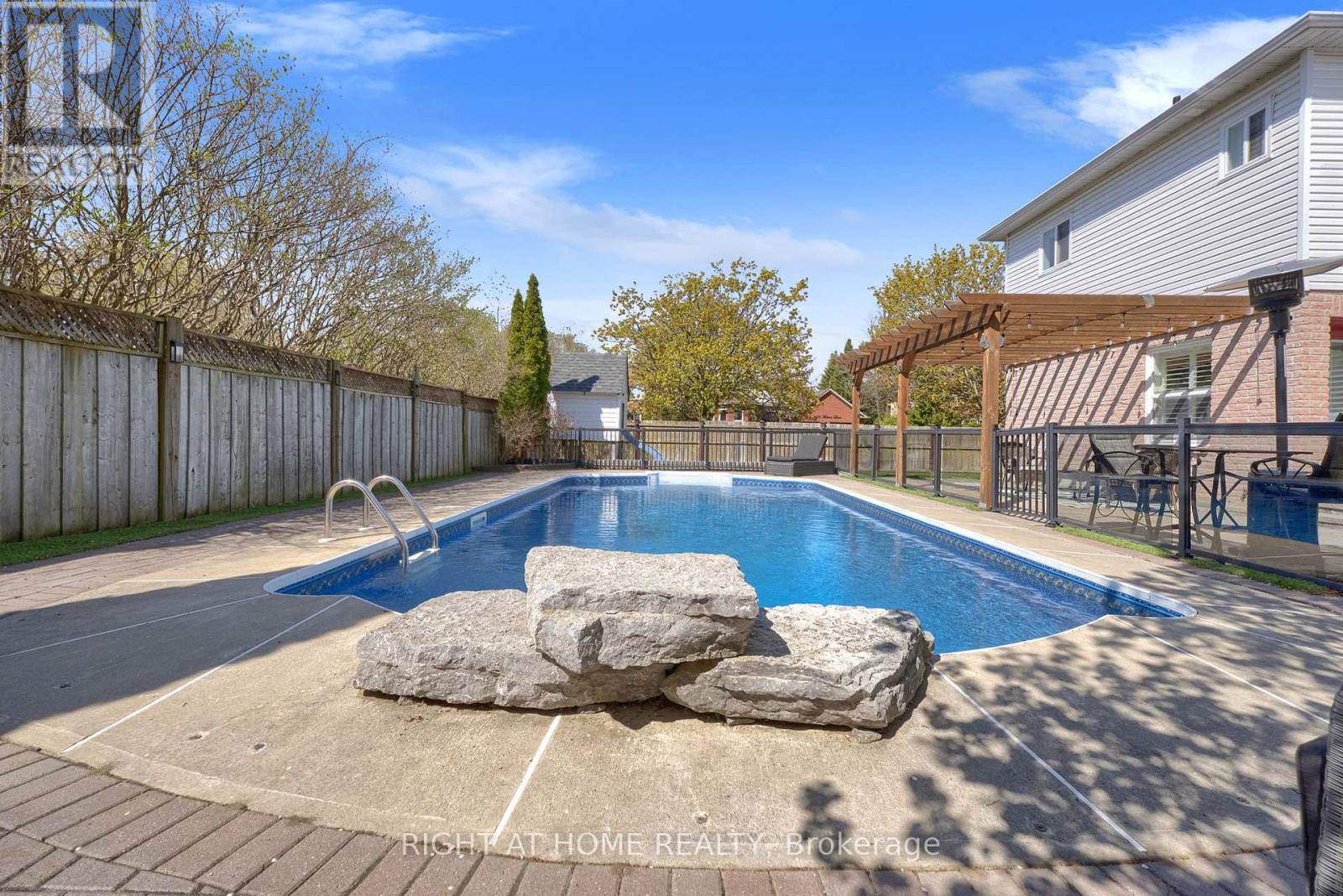 75 AUBURN LANE - 43