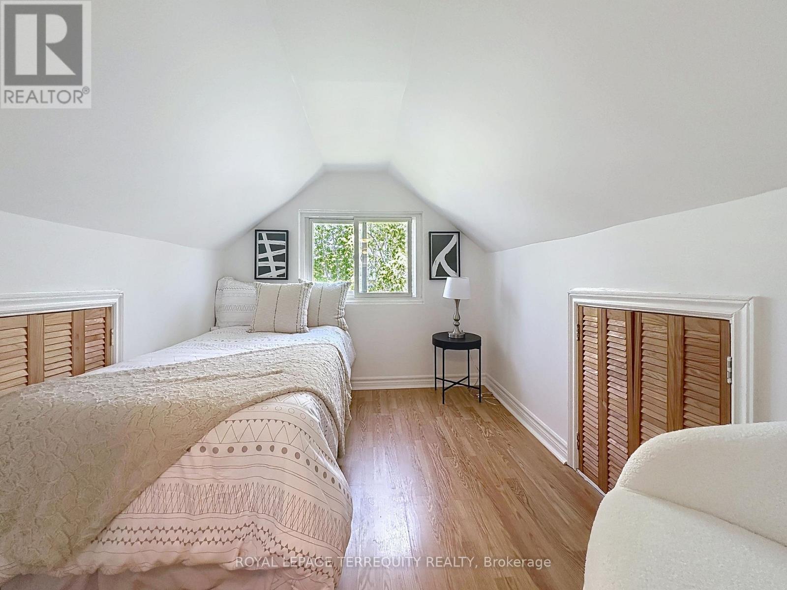 57 QUEENSDALE AVENUE - 17