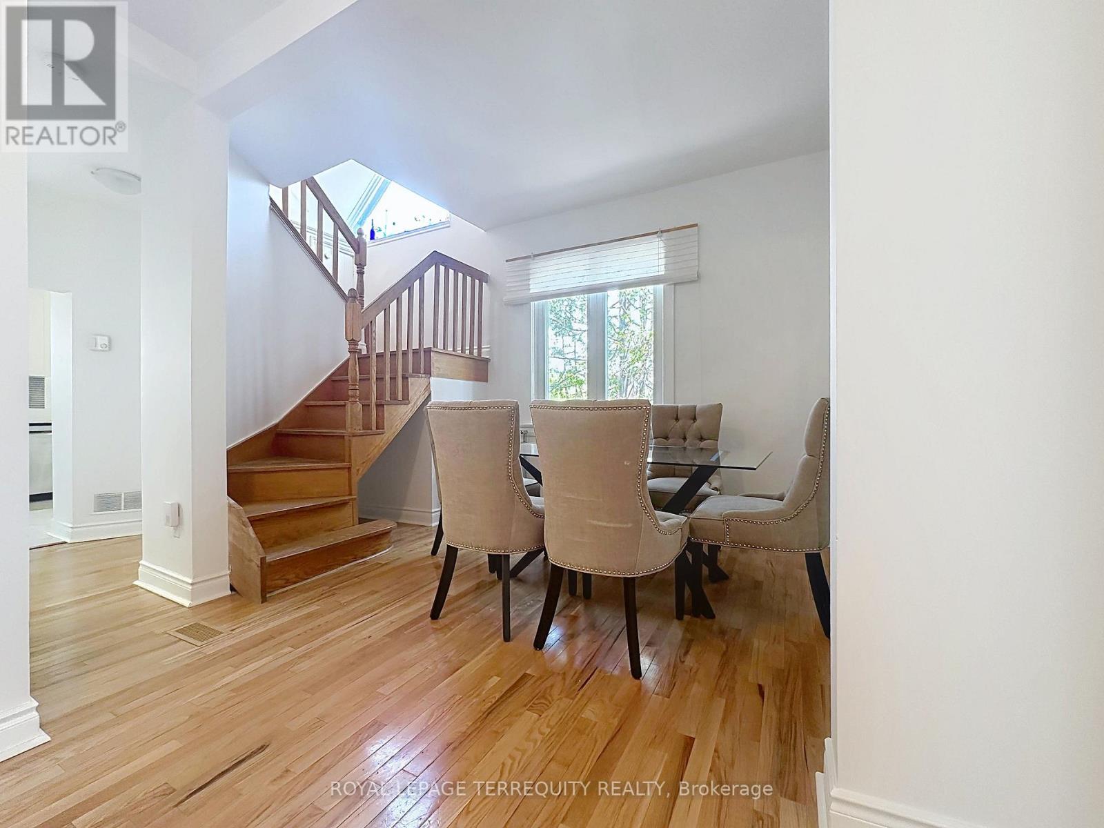 57 QUEENSDALE AVENUE - 8