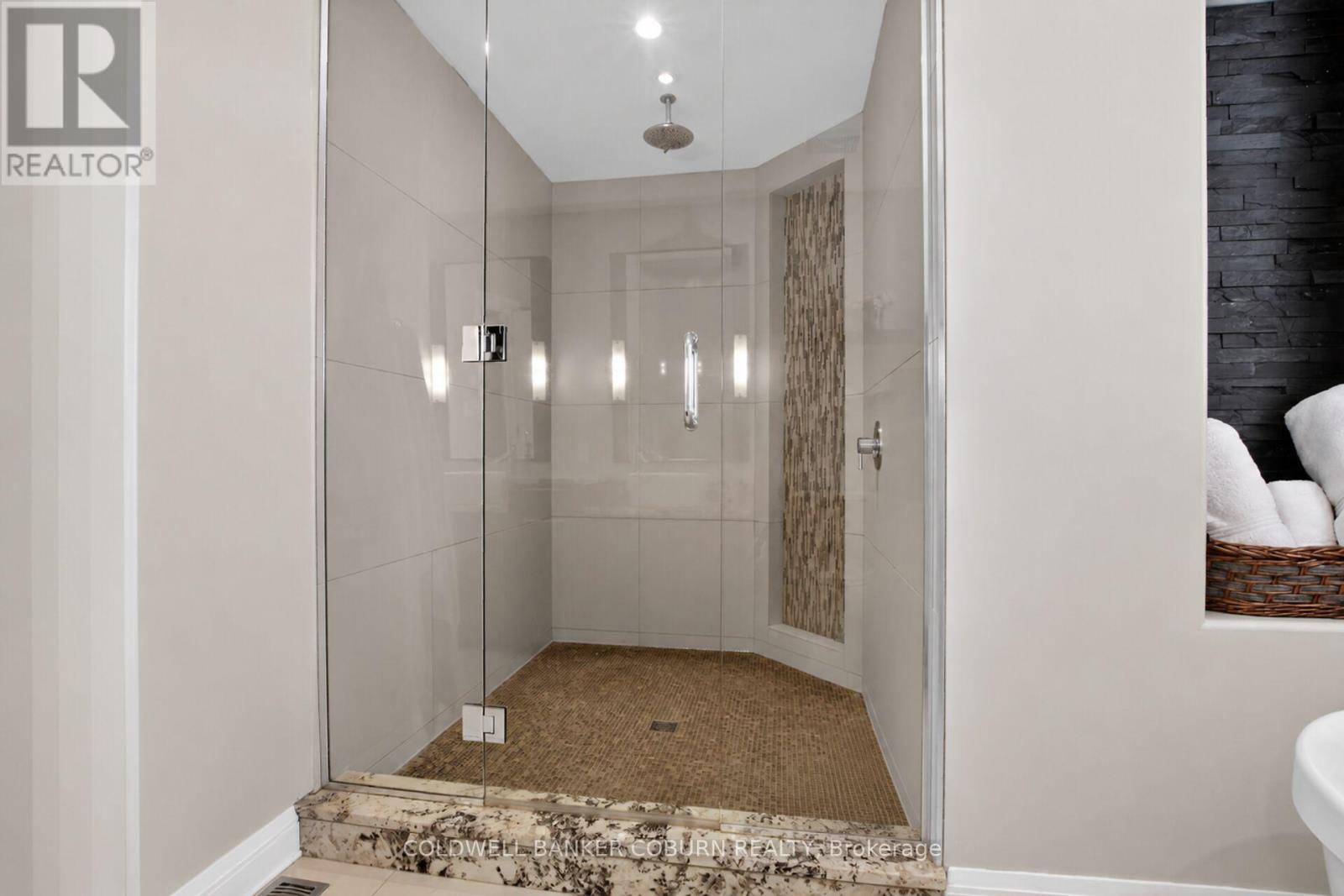 211 JENSEN COURT - 35