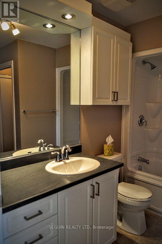 #205 225 SPENCE AVENUE - 8