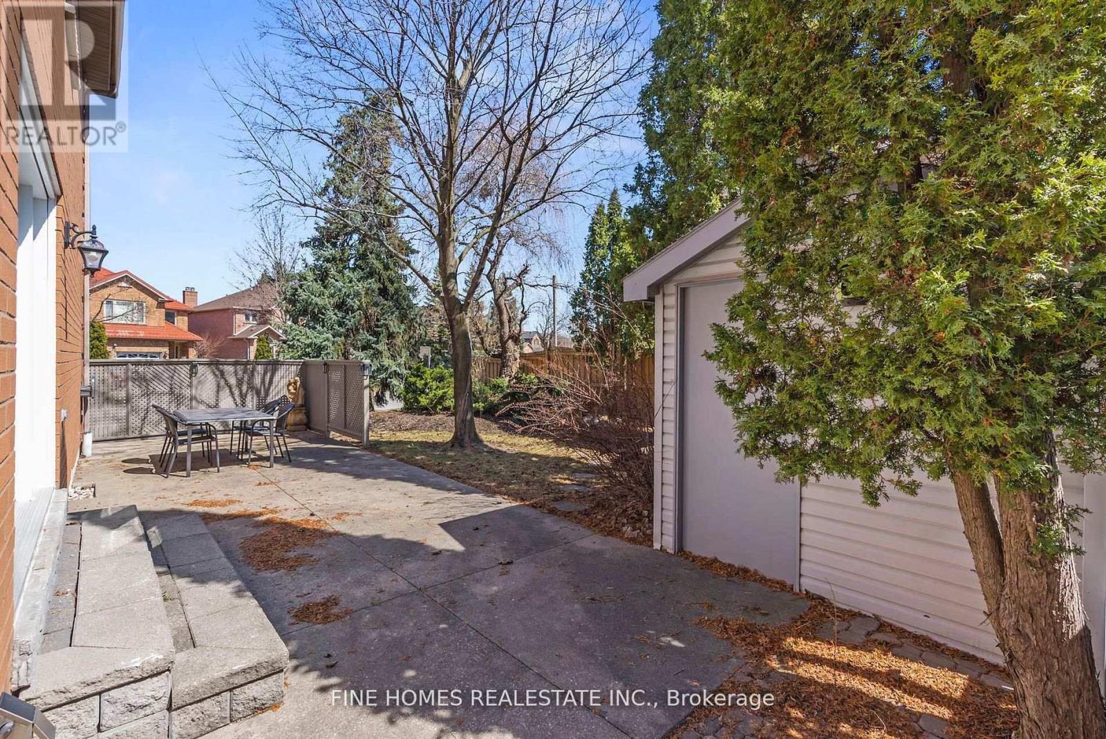 109 ANGELINA AVENUE - 27