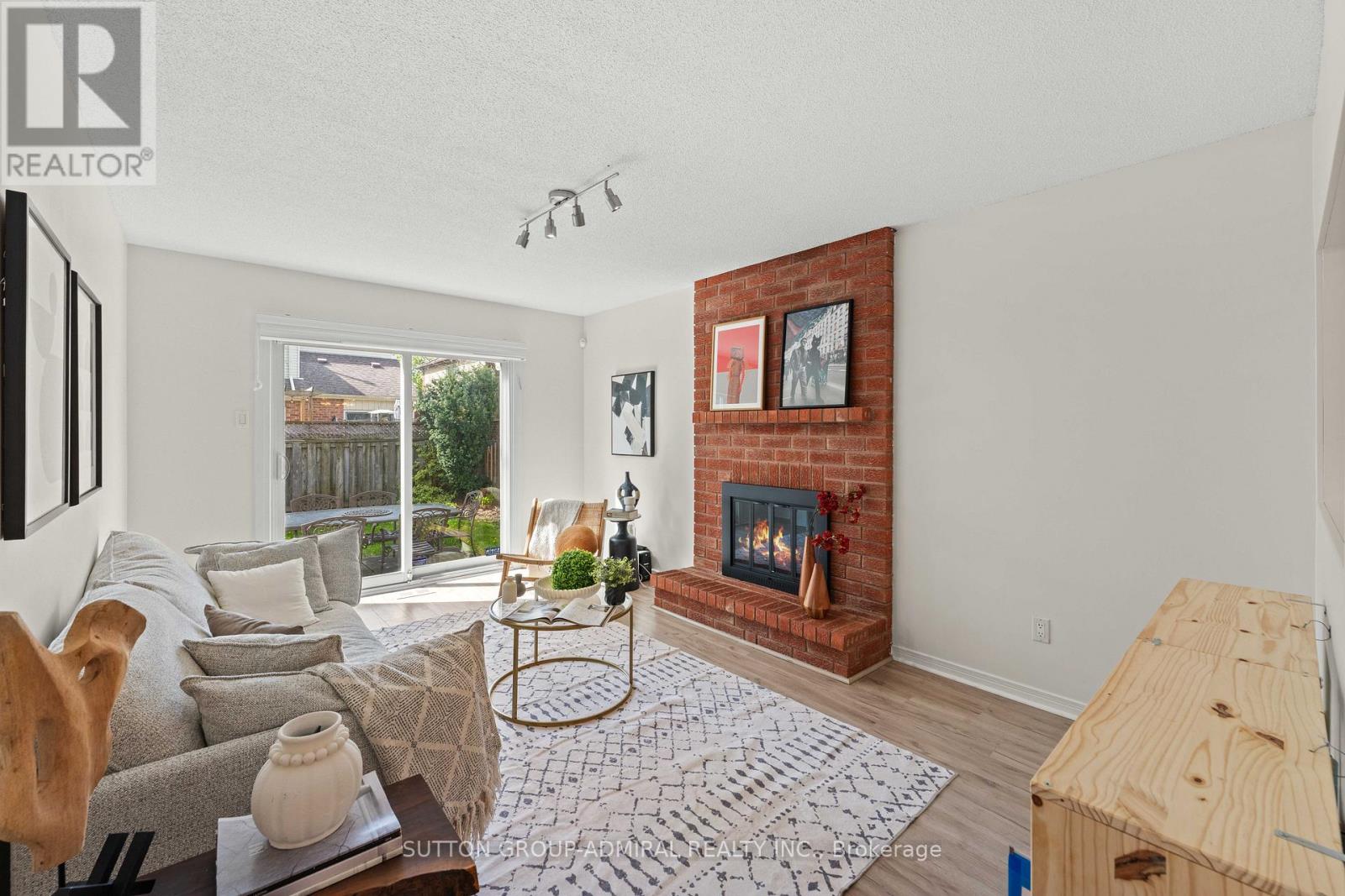 27 RAMBLEWOOD LANE - 12