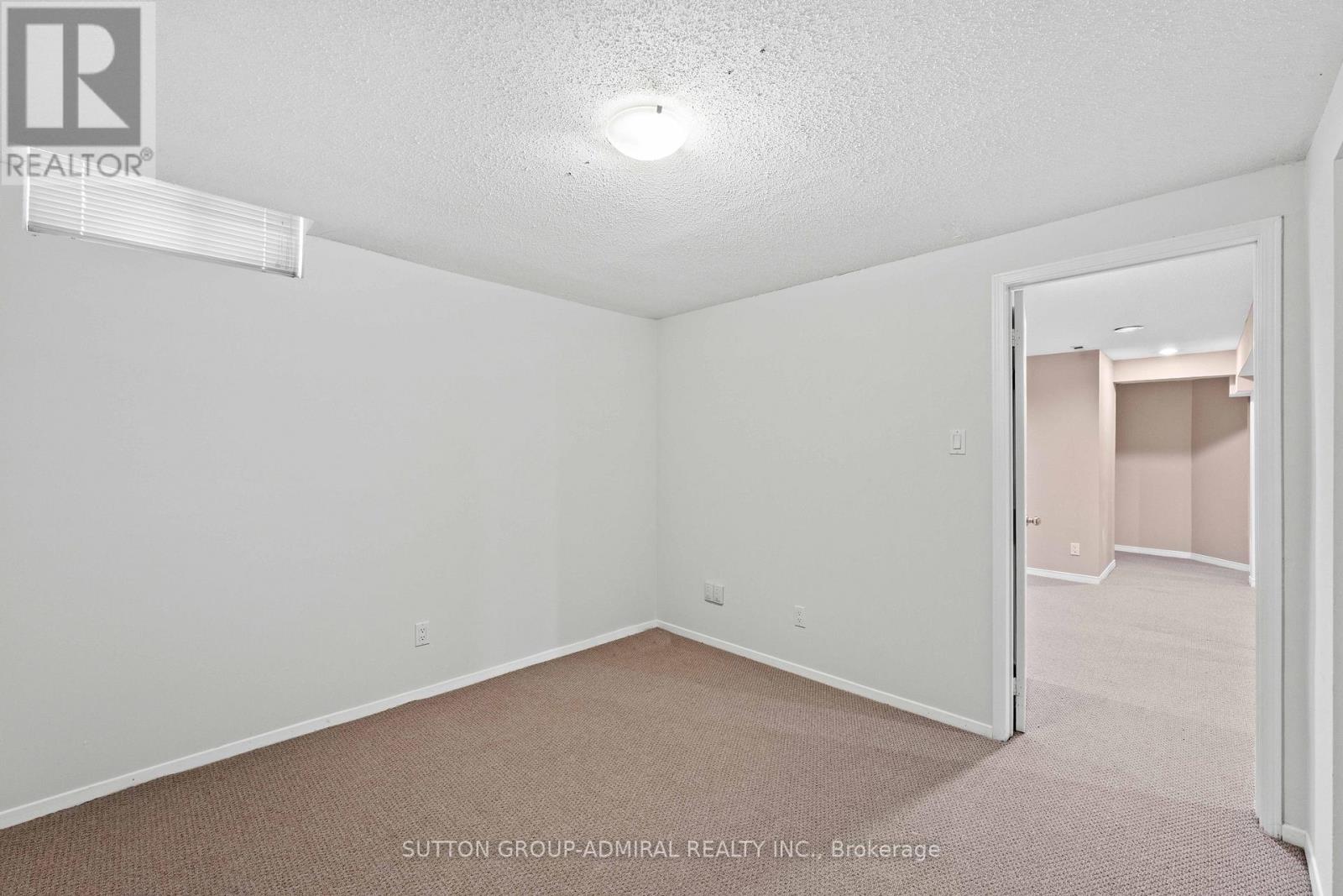 27 RAMBLEWOOD LANE - 32