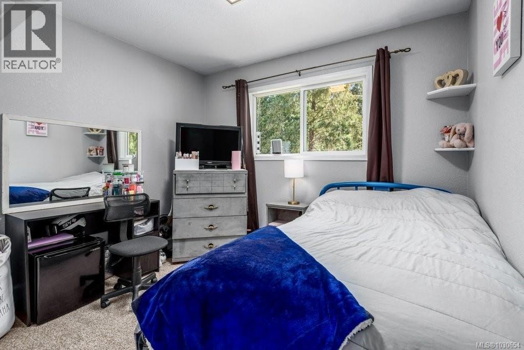 4696 Gail Cres - 18