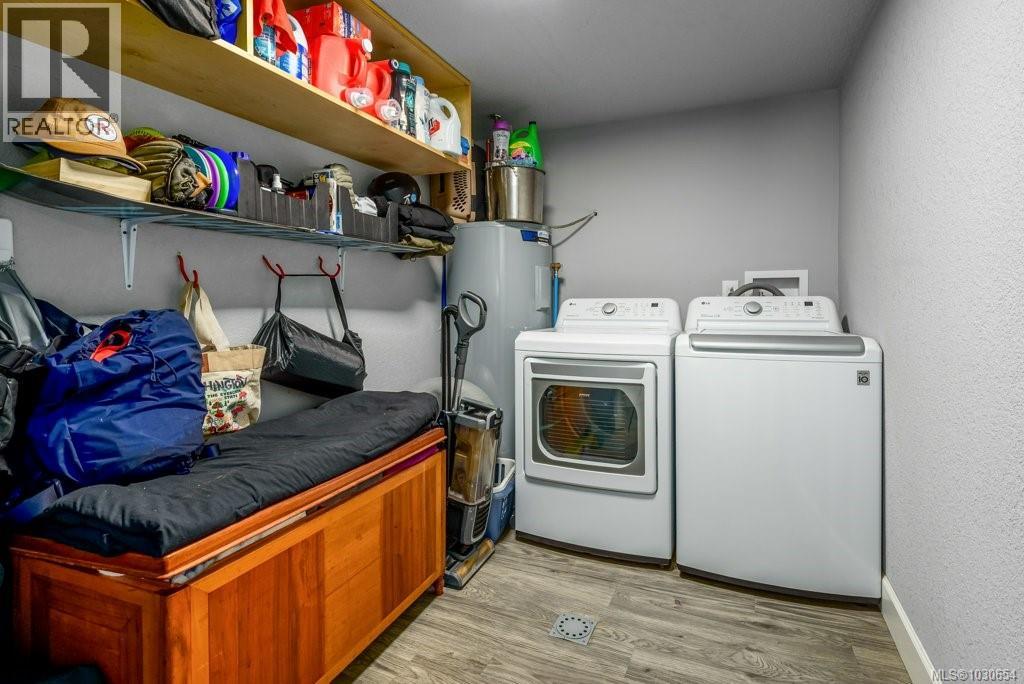 4696 Gail Cres - 33