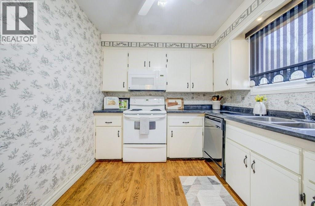 25 CAREY Street - 15