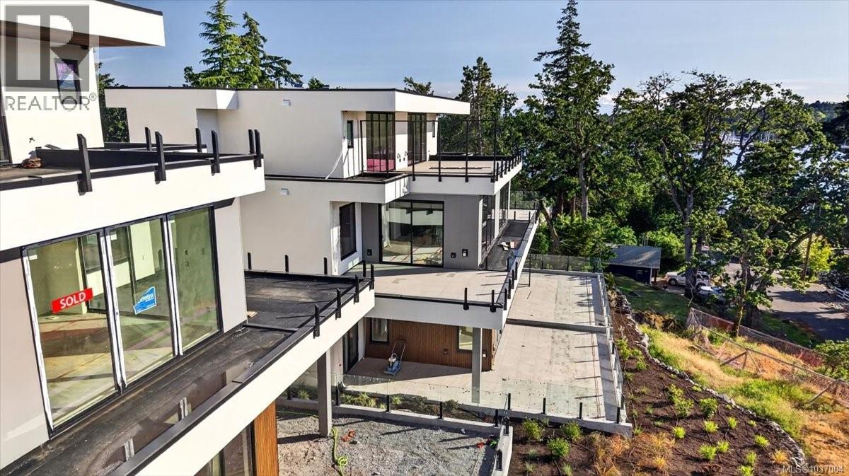 #3 2737 Tudor Ave - 65