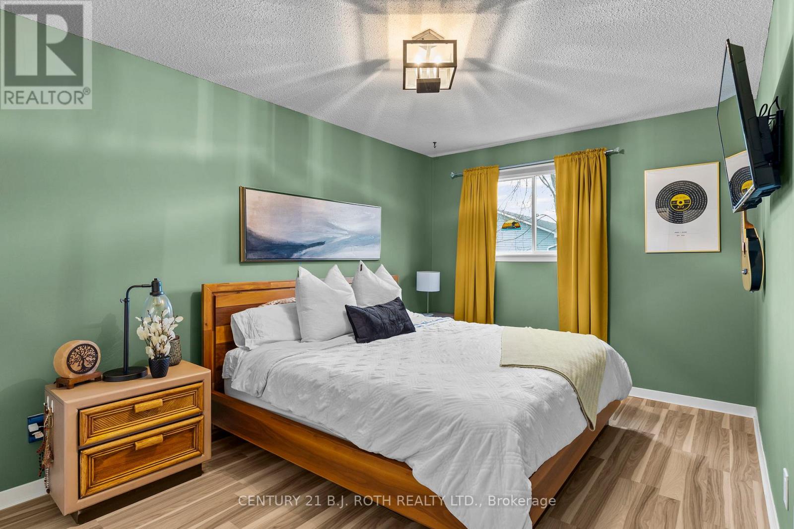 197 WESTMOUNT DRIVE S - 11