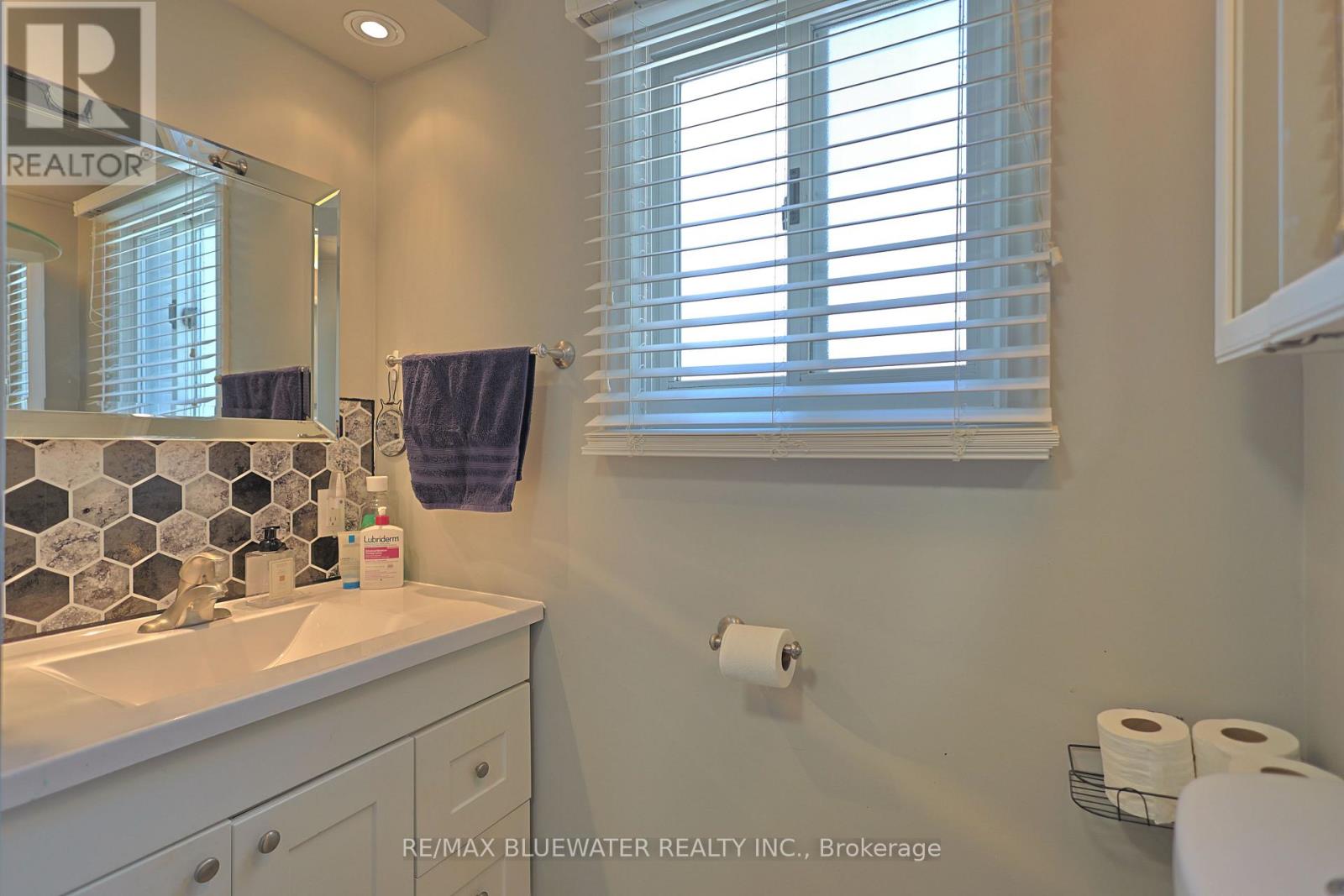 227 PEBBLE BEACH PARKWAY - 32