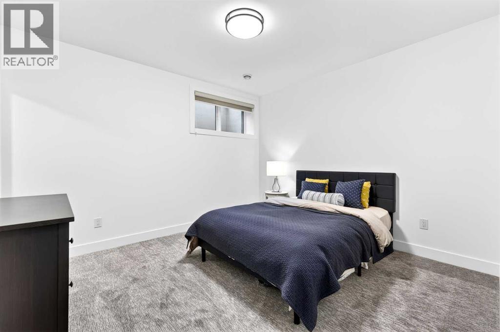 2129 27 Avenue SW — photo 38