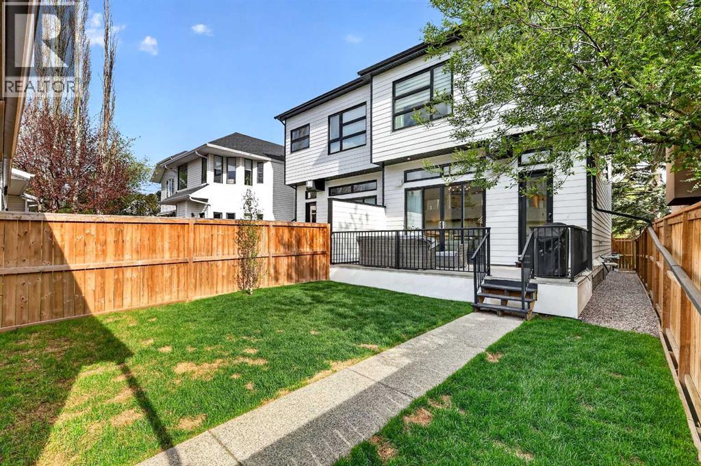 2129 27 Avenue SW — photo 43