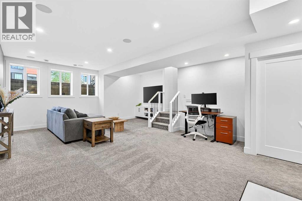 2129 27 Avenue SW — photo 37