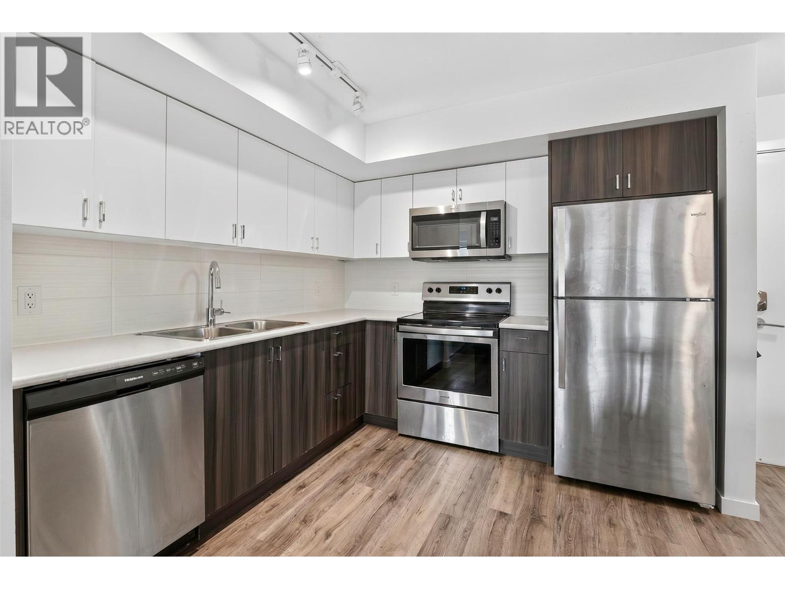#222 725 Academy Way - Image 3
