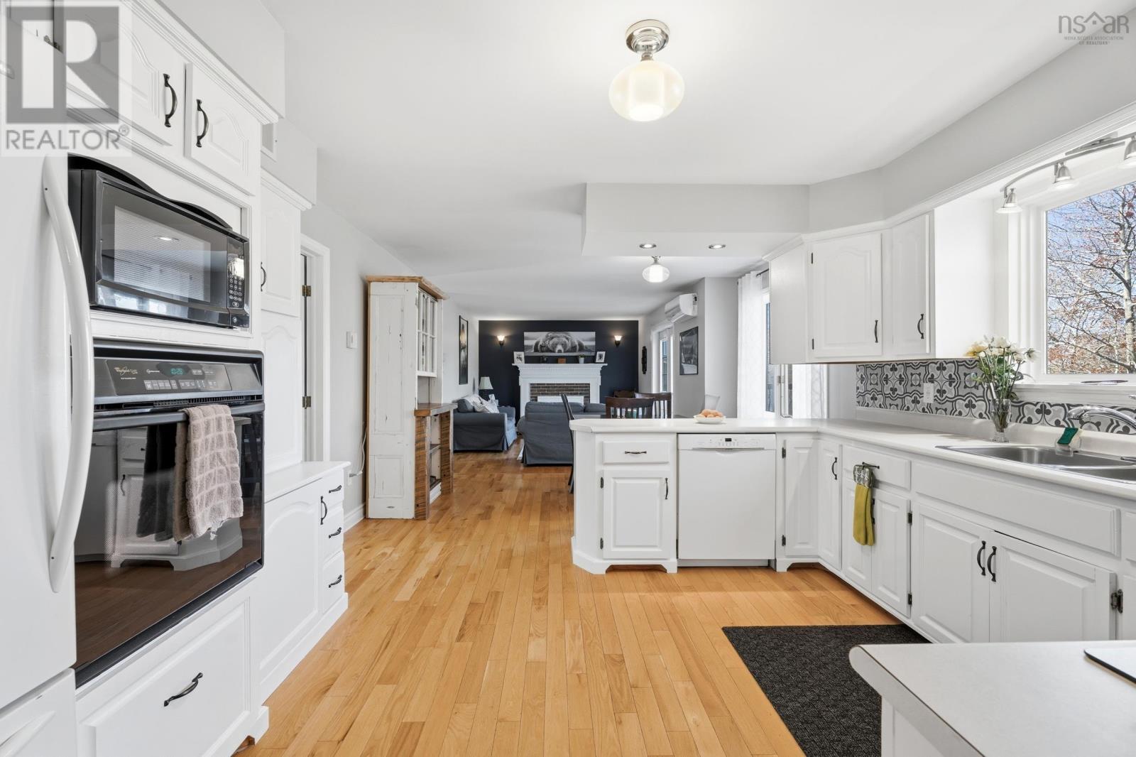 Property 14 of 52 of 142 Ridgevale Drive
