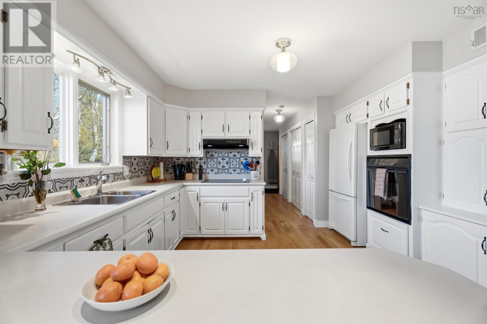 Property 15 of 52 of 142 Ridgevale Drive