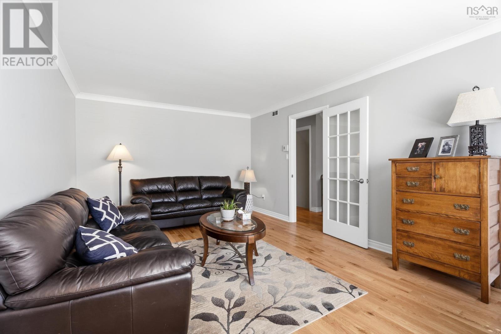 Property 22 of 52 of 142 Ridgevale Drive