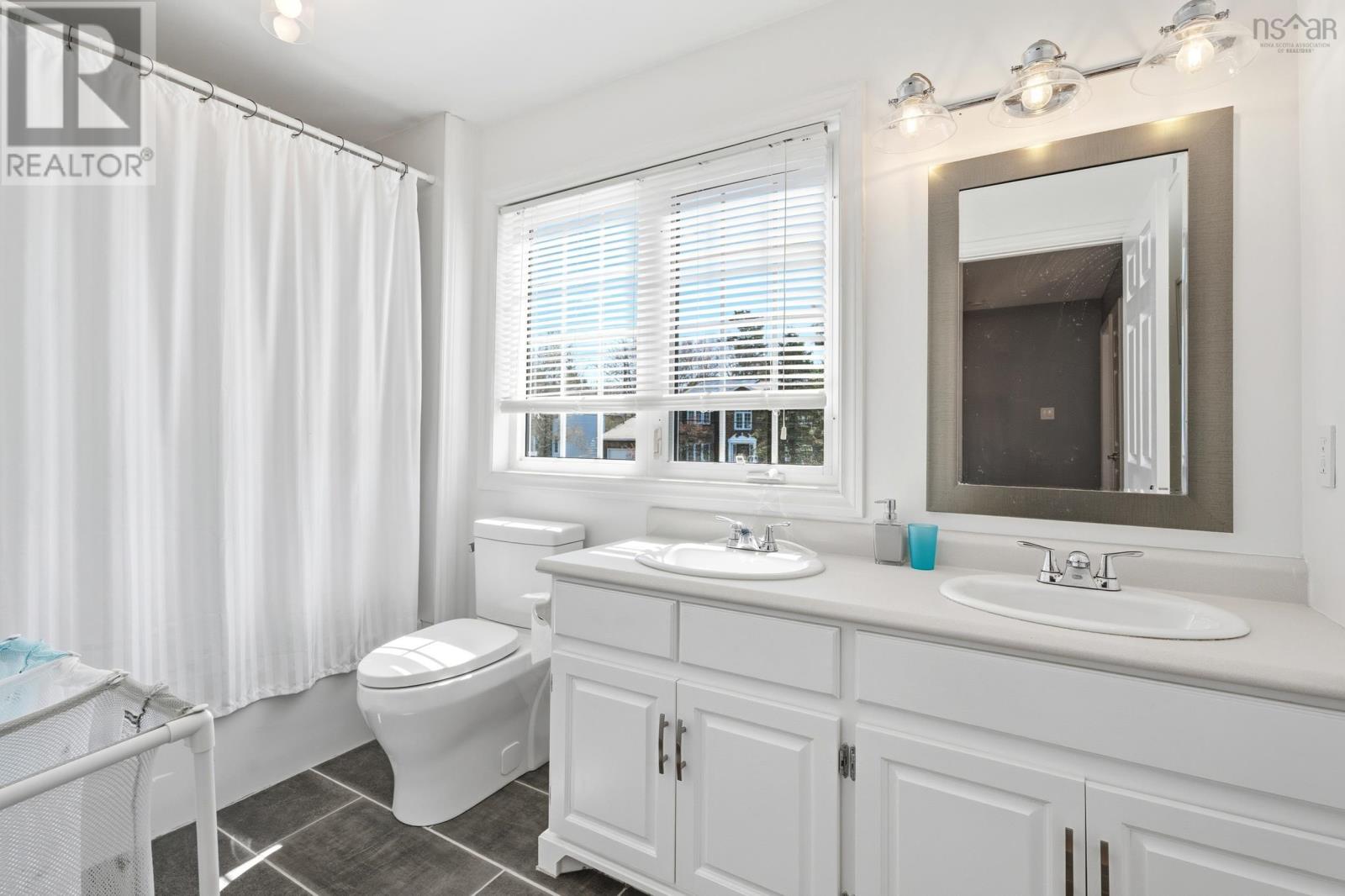 Property 31 of 52 of 142 Ridgevale Drive