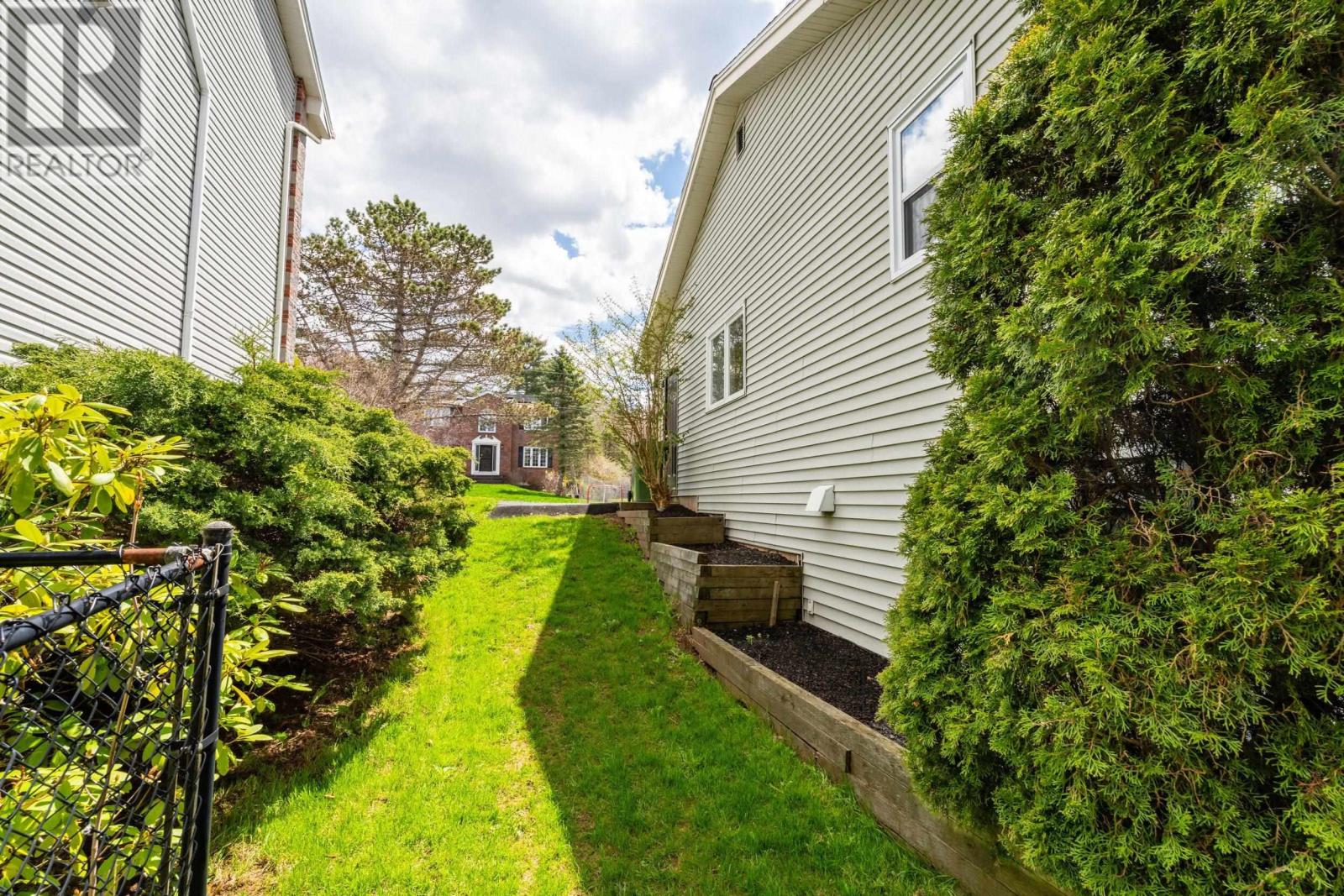 Property 7 of 52 of 142 Ridgevale Drive