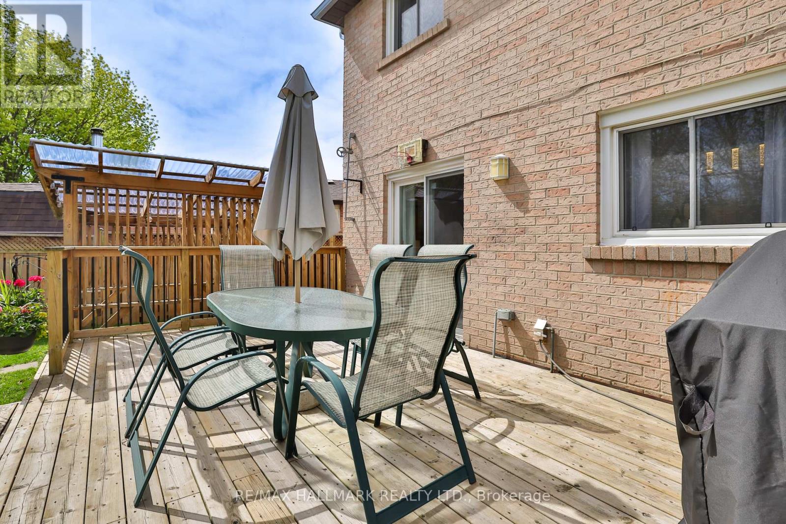 192 MARTINDALE CRESCENT - 22