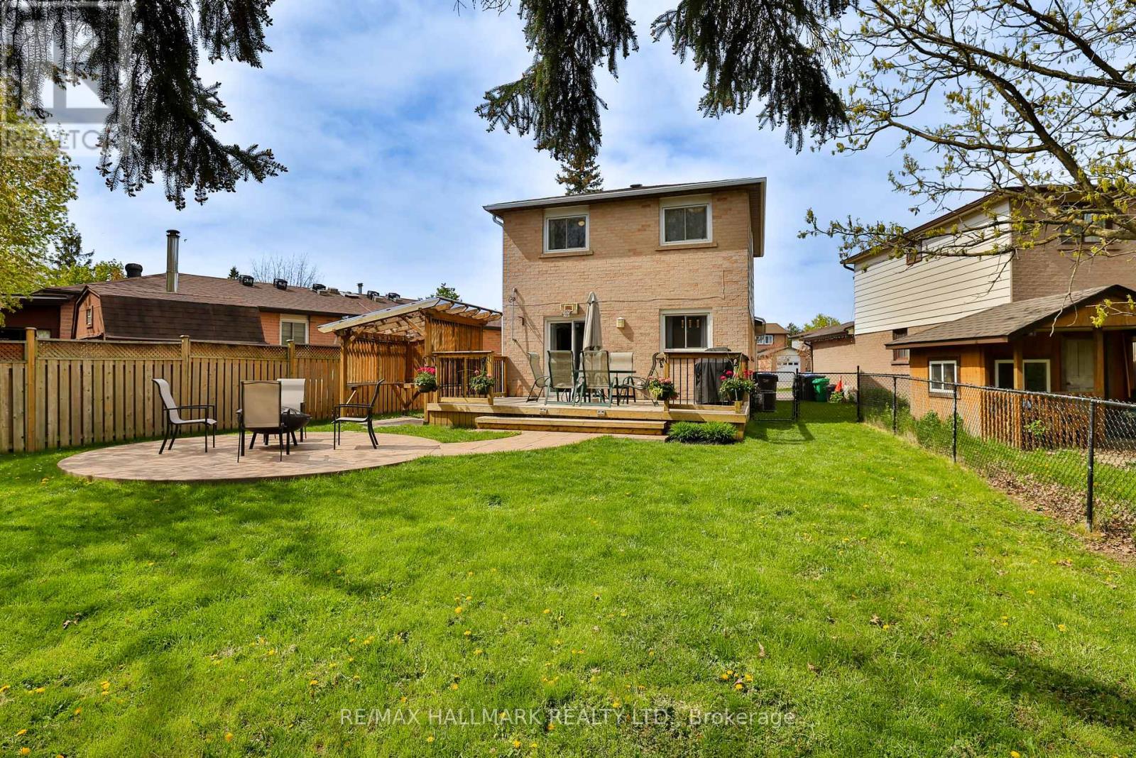 192 MARTINDALE CRESCENT - 25