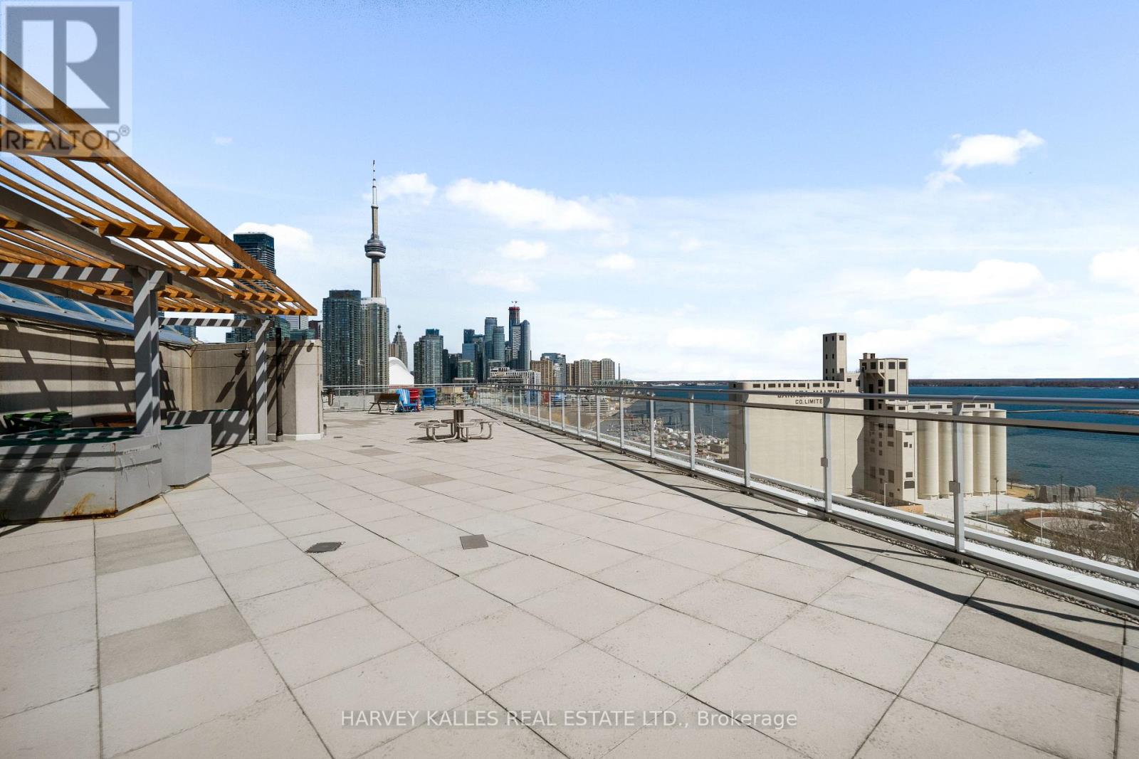 #803 650 QUEENS QUAY W - 24