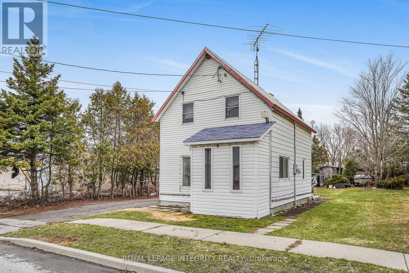 259 BISHOP STREET N - 1
