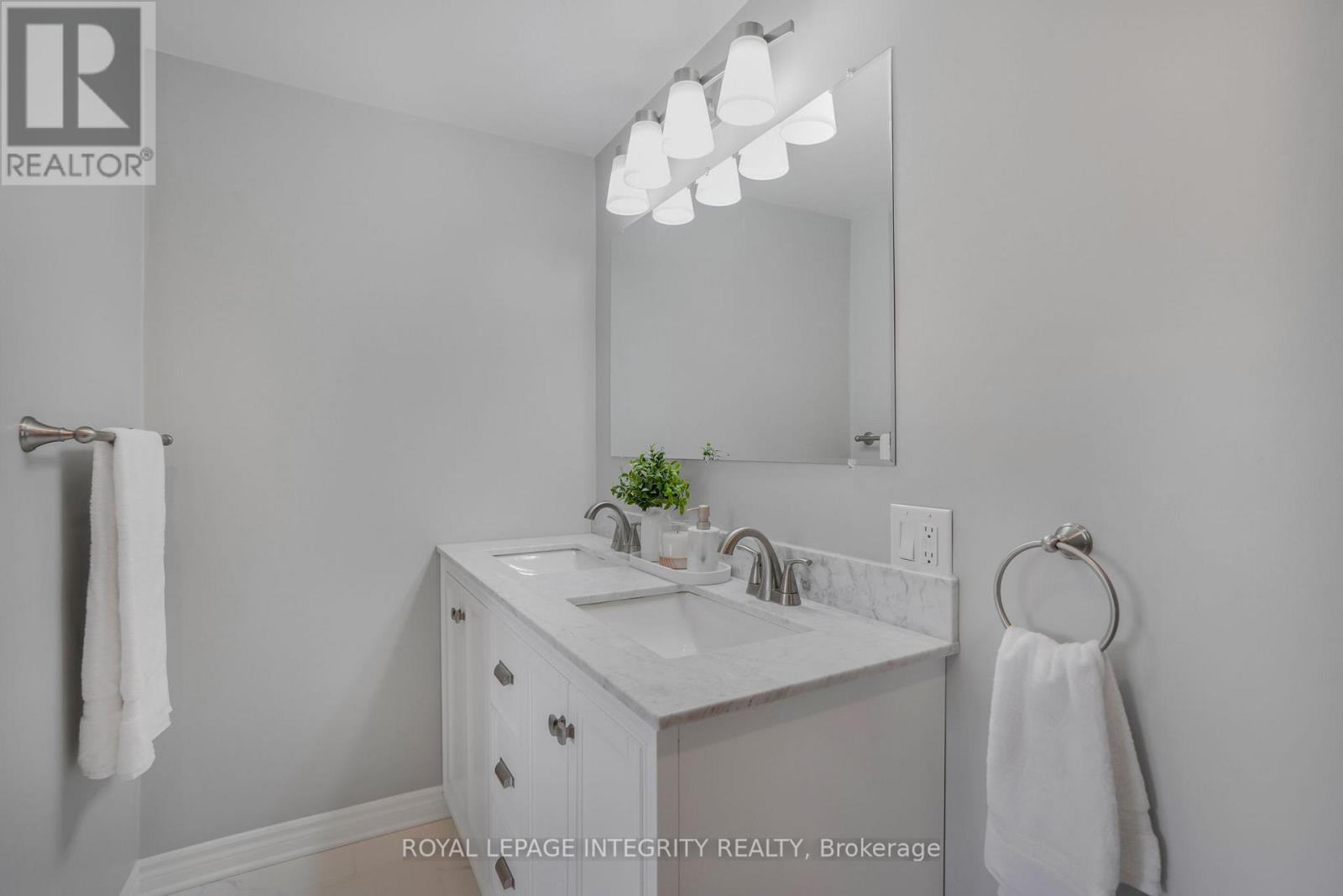 74 VALEWOOD CRESCENT - 18