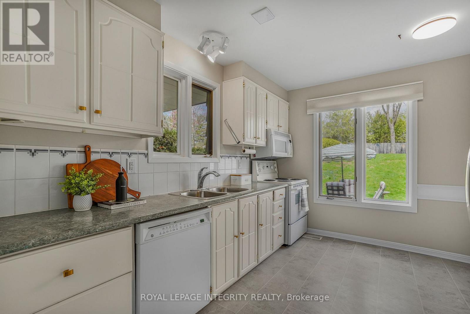 74 VALEWOOD CRESCENT - 5