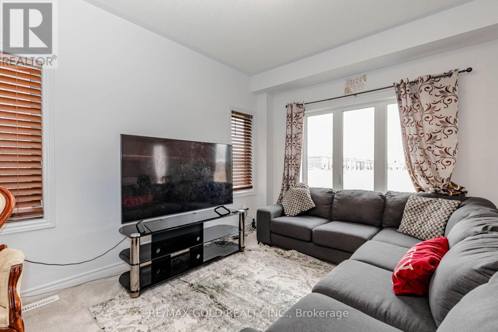 112 SEELEY AVENUE - 5