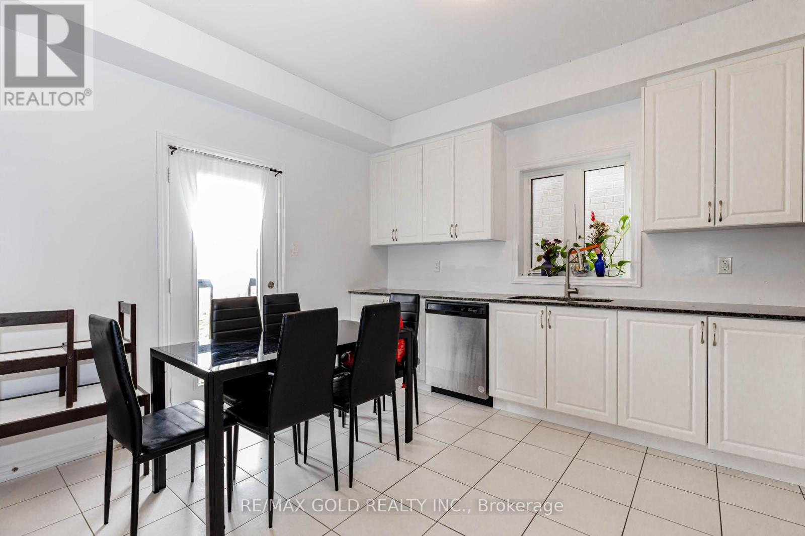112 SEELEY AVENUE - 6