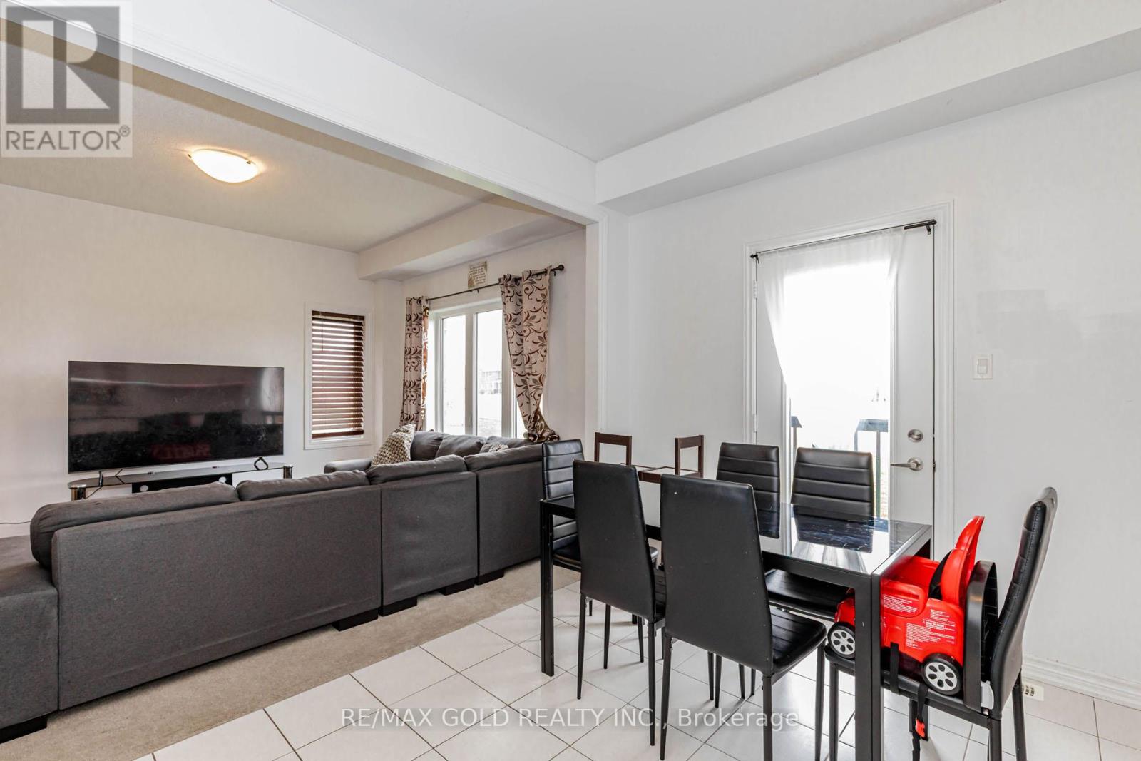 112 SEELEY AVENUE - 7