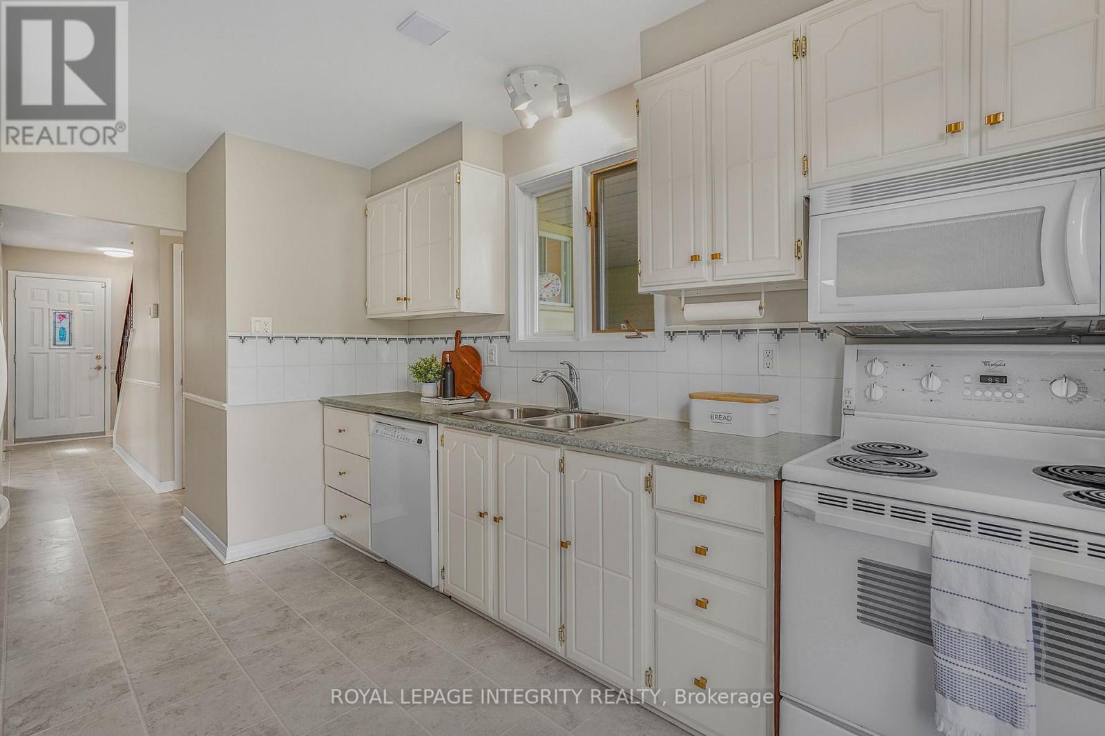 74 VALEWOOD CRESCENT - 7