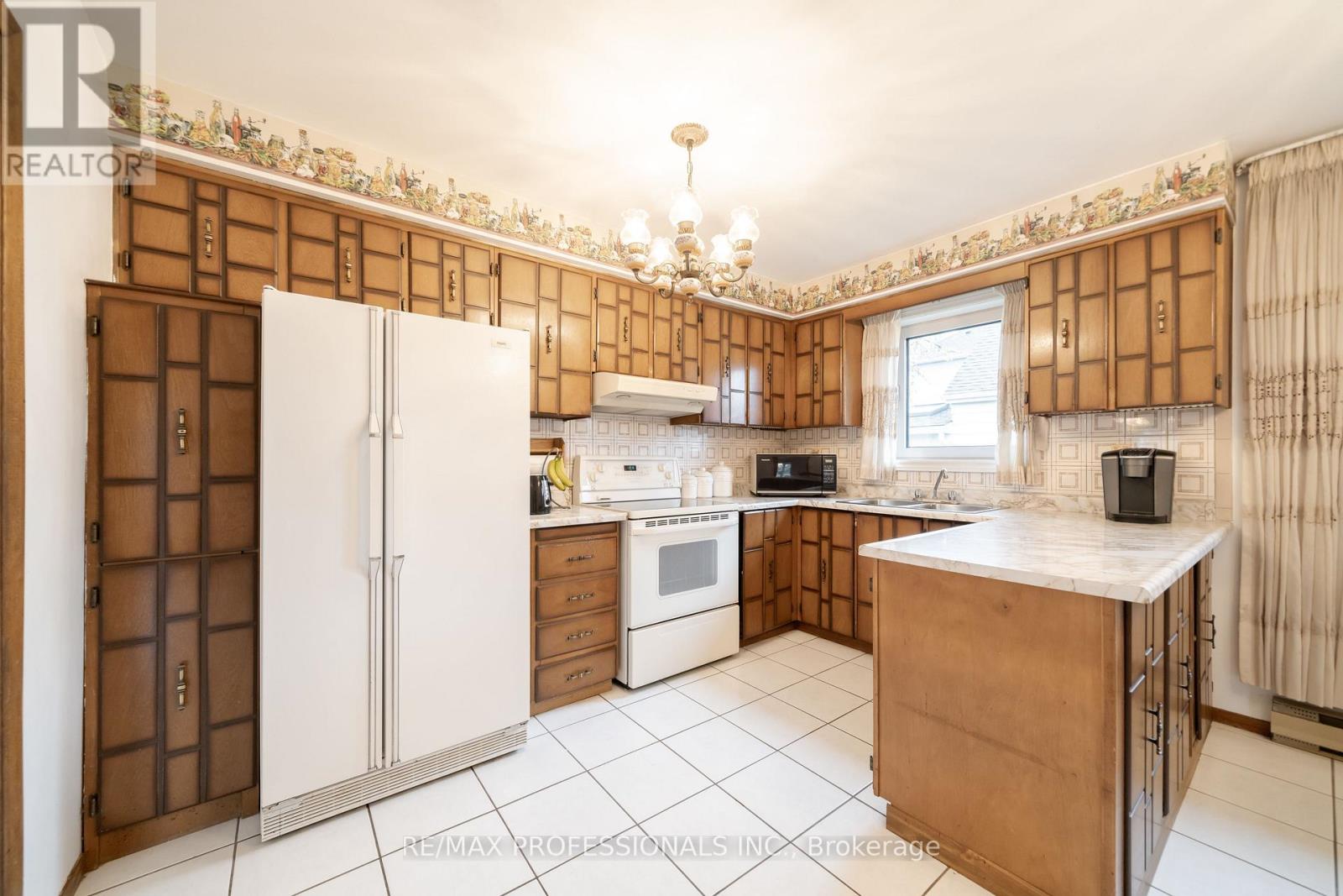 1164 KIPLING AVENUE - 7
