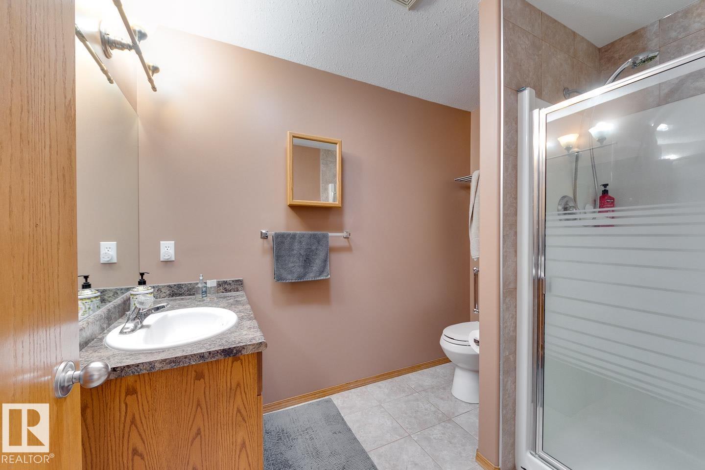 10816 67 AV NW - 16