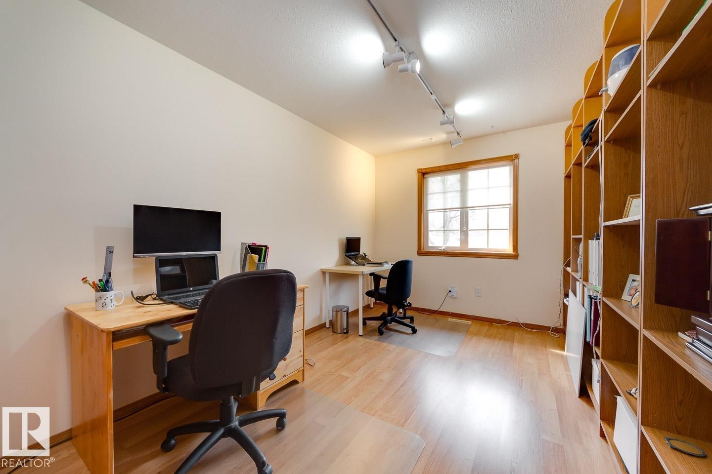 10816 67 AV NW - 18