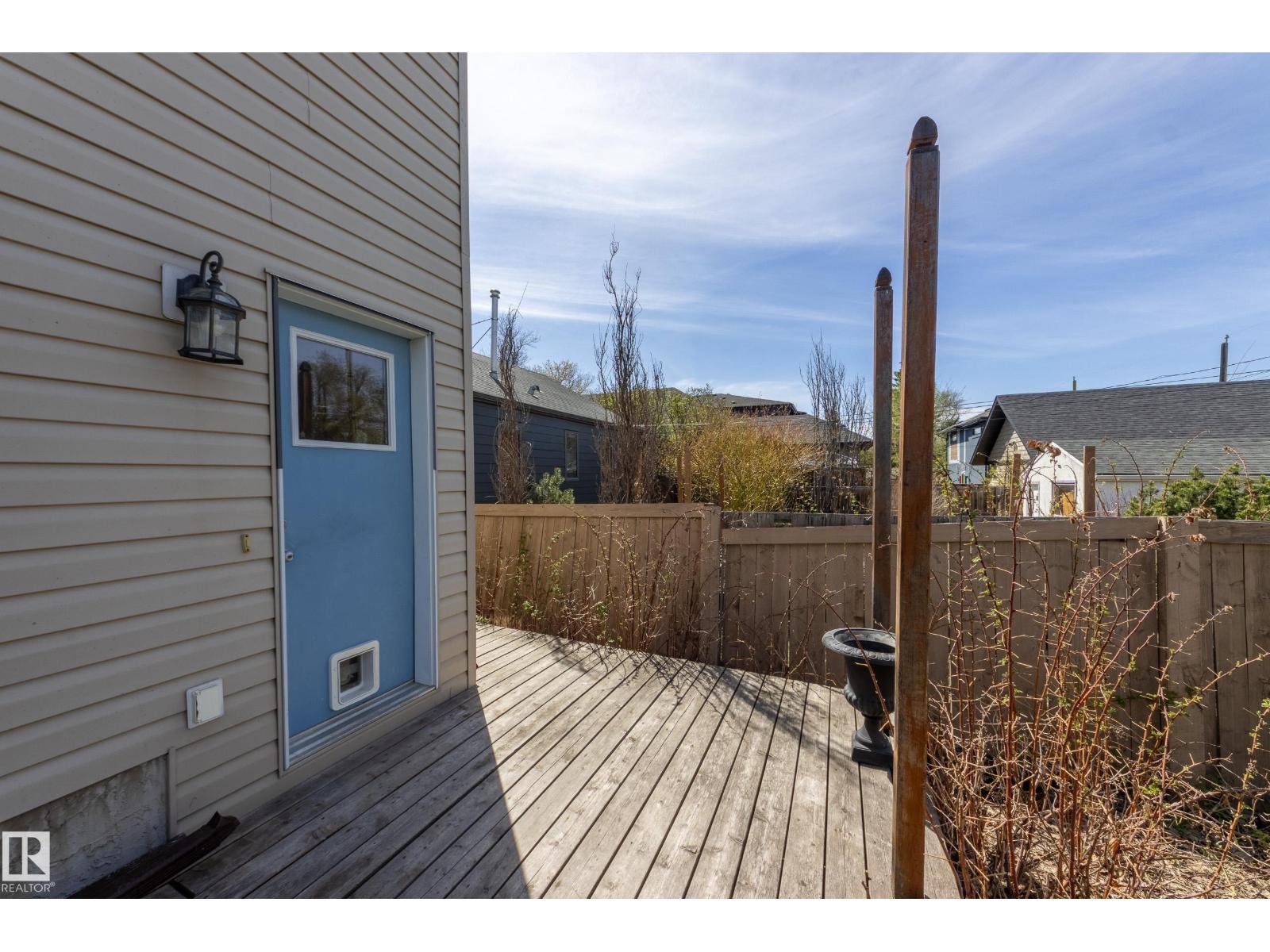 10816 67 AV NW - 25