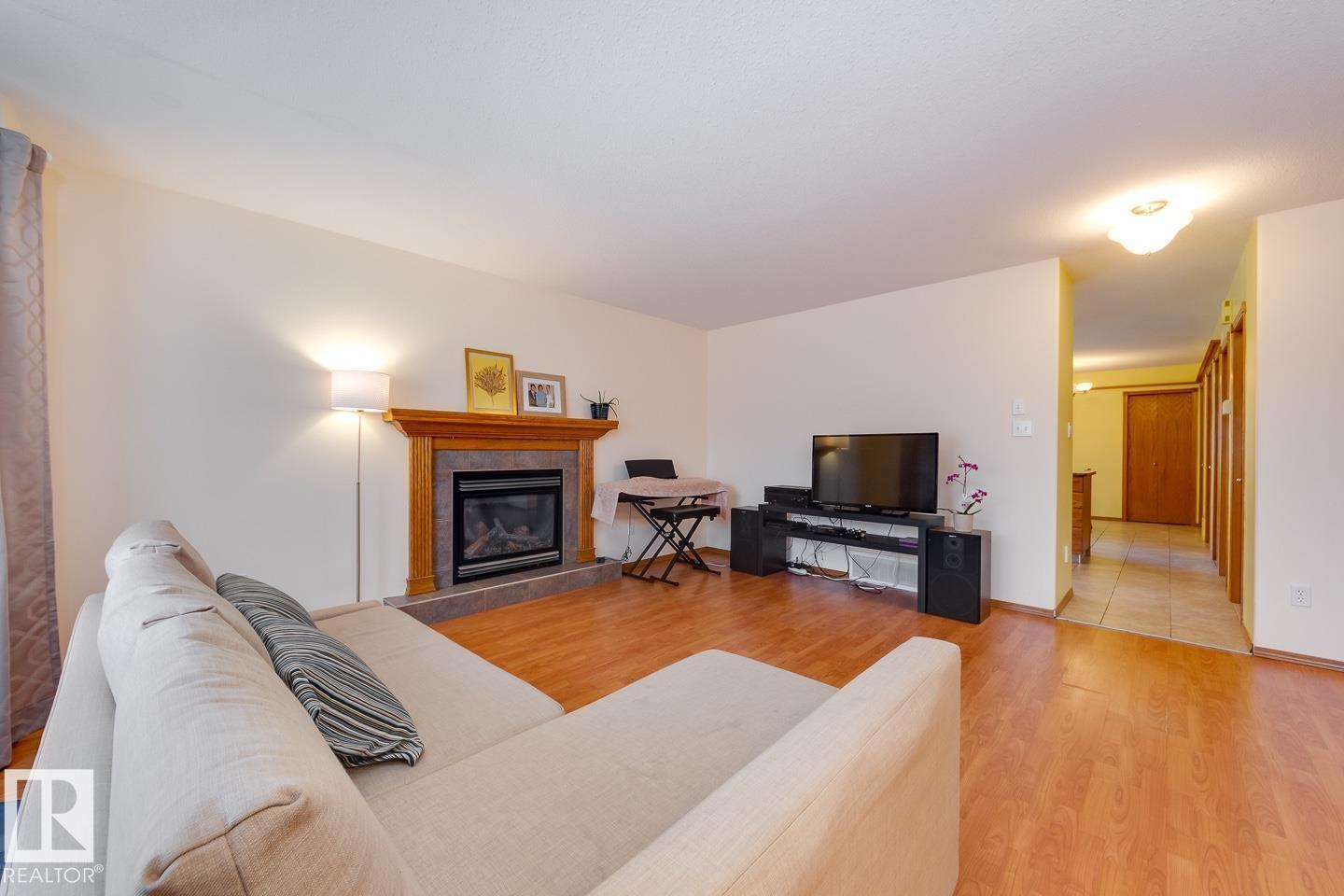10816 67 AV NW - 6
