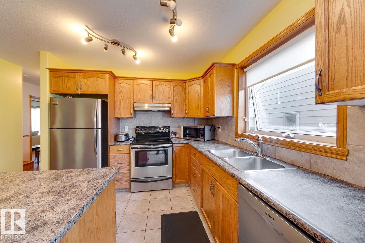 10816 67 AV NW - 8