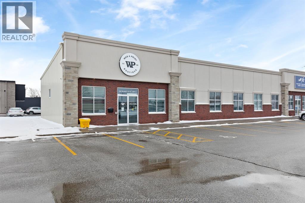 319B TALBOT STREET North, Essex, Ontario, N8M2E1 — Photo 2